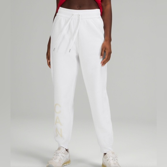 Lululemon Team Canada Relaxed Fleece High Rise Joggers size 4 - Picture 4 of 9